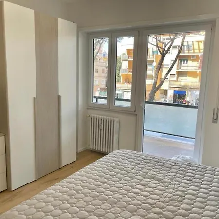 Appartement Pm 34 Viale Imperatore - 50 Mt From Metro San Paolo