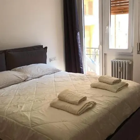 Pm 34 Viale Imperatore - 50 Mt From Metro San Paolo Appartement *
